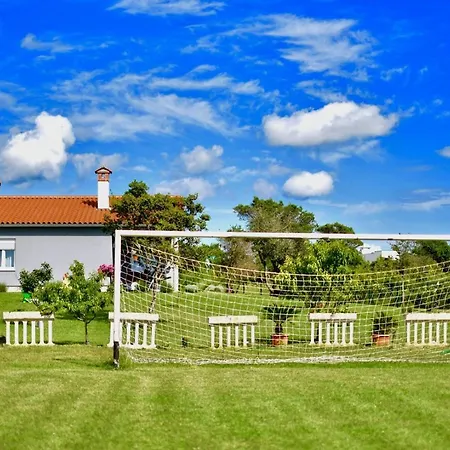Ground Floor With Spacious Backyard Guest house